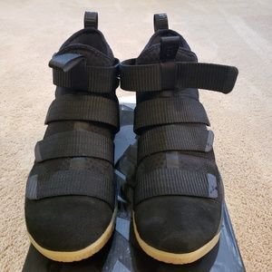Nike Lebron Solder 11 - Black with Gum bottom